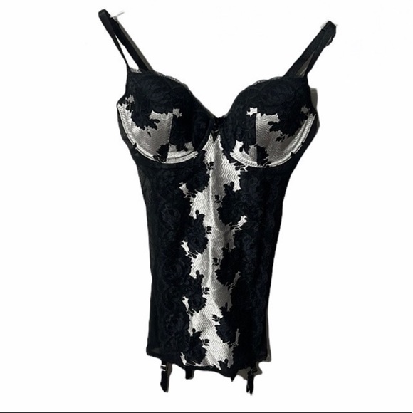 Victoria's Secret Other - Victoria’s Secret Lingerie Size 34D NWT